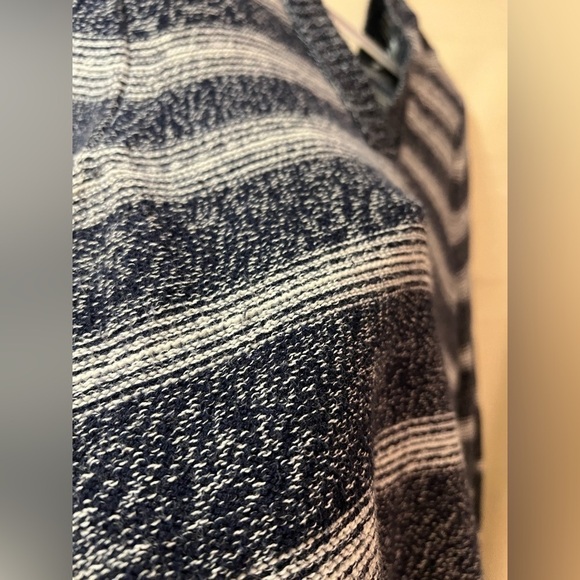 ⚫️ BOGO Eddie Bauer women’s hooded long sleeve comfortable top size medium - Picture 6 of 8